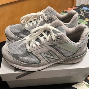 Well Maintained!  Womens New Balance 990 Grey, Sz 9.5